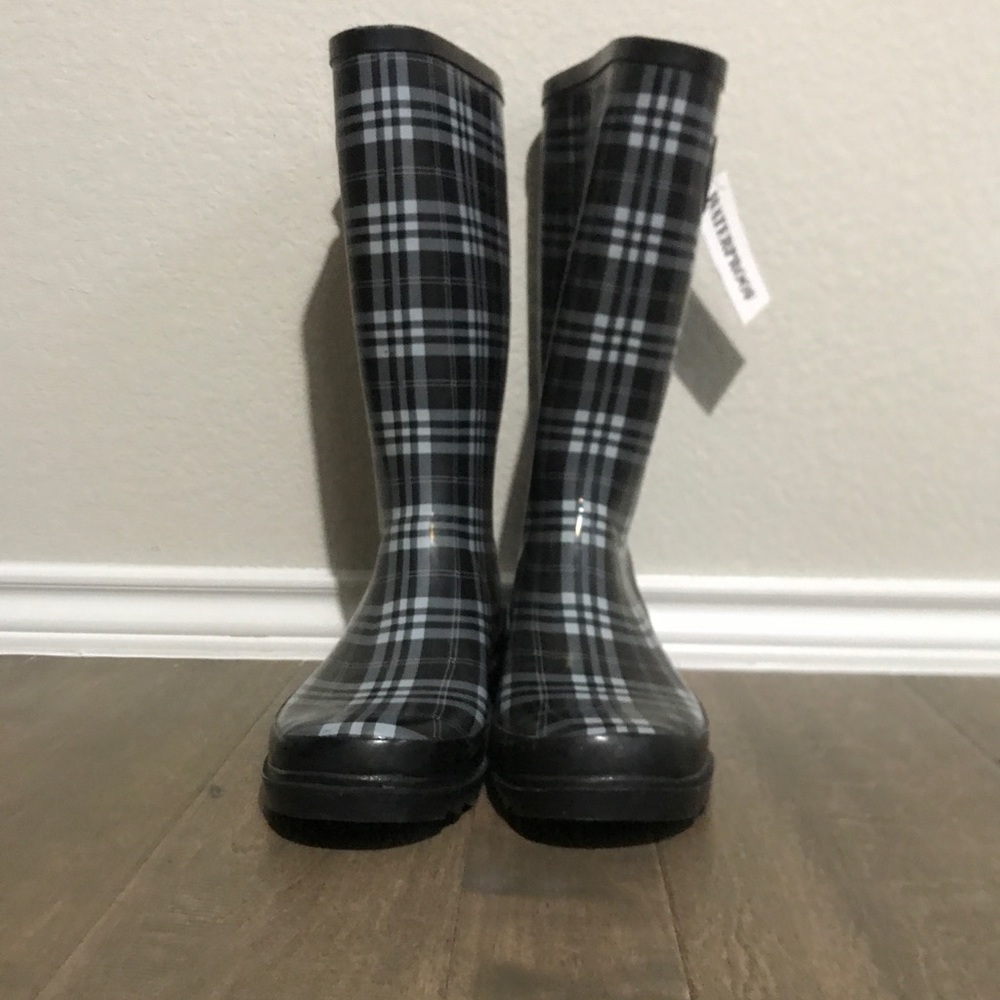 Rain boots